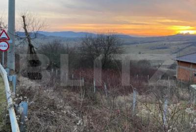 Teren de 2200 mp, în Central - 4