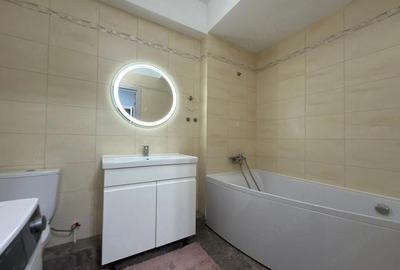 Garsonieră decomandată în Roșu