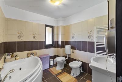 Casa/ Vila superba cu 5 camere si 922 mp teren Harman Brasov - 10