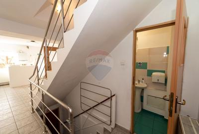 Vila de inchiriat, nemobilata, multifunctionala,  Aparatorii Patriei - 28