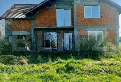 Casă cu 5 camere cu Teren 500 Mp în Sânmihaiu Român - 4