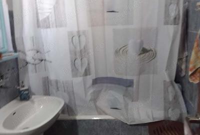 Apartament cu 3 camere decomandat în Filiași - 3
