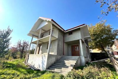 Casă individuală cu 5 camere cu Teren 877 Mp în Luizi-Călugăra - 1