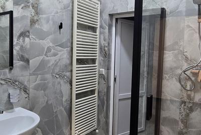 Spațiu comercial, de 350 mp, în Central - 4