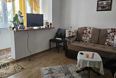Apartament cu 3 camere semidecomandat în Central - 3