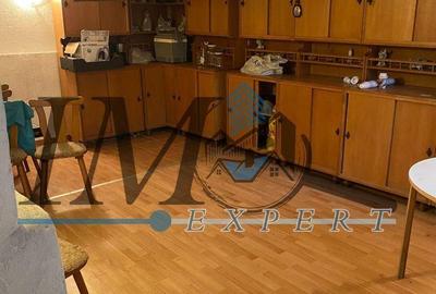Casă cu 4 camere cu Teren 839 Mp în Central - 2
