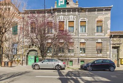 Casă individuală cu 15 camere cu Canalizare în Central - 1