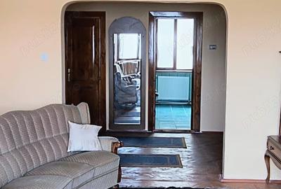 Apartament decomandat Deva zona B-dul Decebal-Kogalniceanu et.4 + boxa - 2