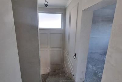 Casă cu 4 camere cu Canalizare în Central - 9