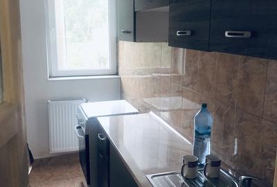 Apartament cu 2 camere decomandat în Vasile Pârvan