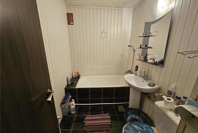 Apartament cu 2 camere decomandat în Micro III