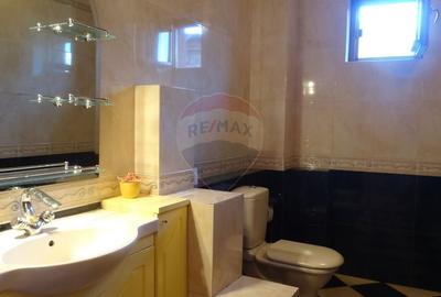 Casă individuală cu 8 camere cu Canalizare în Central - 15