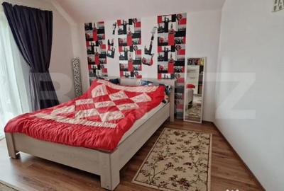 Casă cu 6 camere cu Teren 941 Mp în Sânmartin - 2