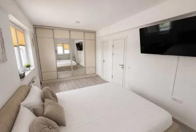 Apartament cu 3 camere decomandat în Tractorul - 2