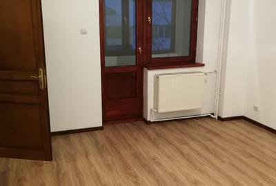 Apartament 4 camere de inchiriat - 4
