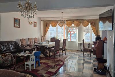 Casă cu 4 camere cu Teren 700 Mp în Exterior Vest