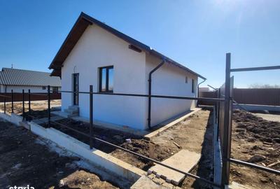 Casă cu 3 camere în Mărgineni - 8