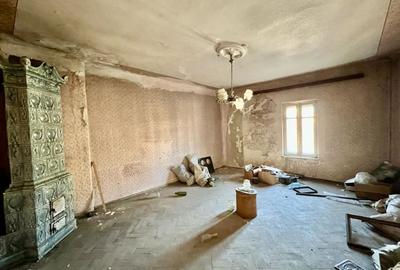 Casă individuală cu 35 camere cu Canalizare în Centrul Civic - 12