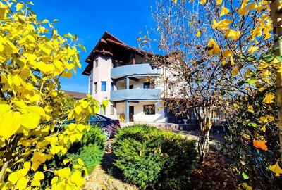 Casă cu 9 camere cu Teren 585 Mp în Prundu