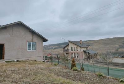 Casă cu 3 camere cu Teren 350 Mp în Bârnova - 9
