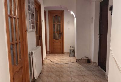 Apartament cu 3 camere decomandat în Unirii Nord - 4