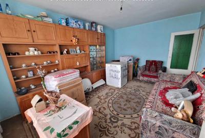 Apartament cu 2 camere decomandat în Rovinari - 8