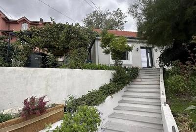 Casă cu Teren 550 Mp în Central