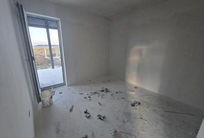 Duplex cu 3 camere cu Canalizare în Moșnița Nouă - 8