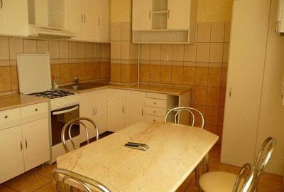 1 2 Duplex de Inchiriat - birou sau locuinta (central Tg Mures) 5 camere + 3 bai, curte - 3
