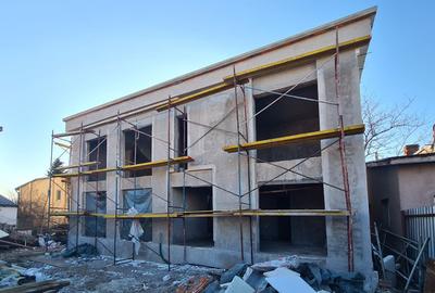 Casă individuală cu 4 camere cu Canalizare în Central - 3