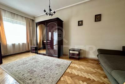 Apartament cu 4 camere, mobilat în Andrei Mureșanu