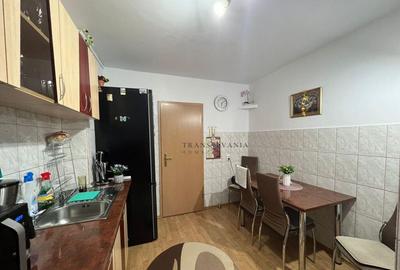 Apartament 4 camere, decomandat, foarte ingrijit - 9