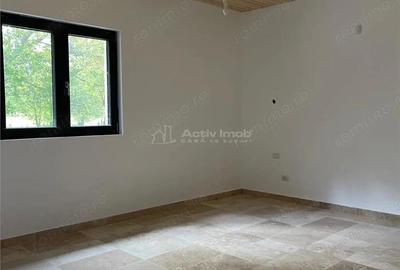 Casă cu Teren 8000 Mp în Câmpuri - 9