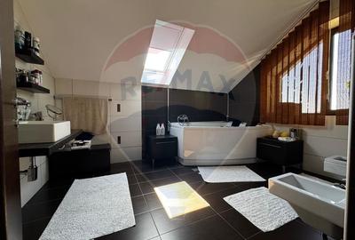 Casa / Vila cu 5 camere de vanzare - 18
