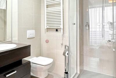 Priveliste spre masivul Postavarul - 14