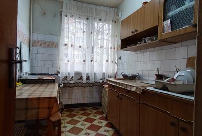 FARA COMISIOANE apartament cu 2 camere la etajul 2  la 3 minute de metrou - 10