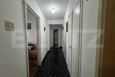 Apartament de vazare, cu 4 camere, 90 mp + balcoane, zona Lama, etaj intermediar - 4