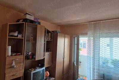 Proprietar, vand apartament 2 camere, Sagului str Kiriac