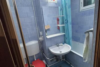 400 Euro-Inchiriere apartament 3 camere decomandate, zona Tribunal - 9
