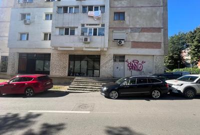 Spațiu comercial, de 146 mp, în Nicolina
