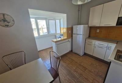 2 Camere, Ultracentral, Universitate (Bloc Dunarea), Centrala de Imobil, 3 min M - 3