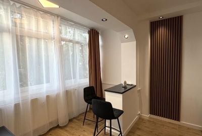 Garsonieră decomandată în Costin Georgian