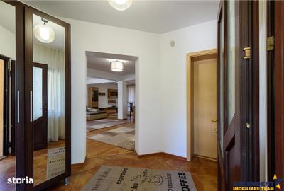 Casă cu 7 camere cu Canalizare în Tractorul - 3