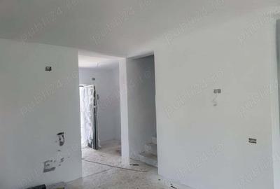 Vila de Vanzare in Zona KM 5 - 5