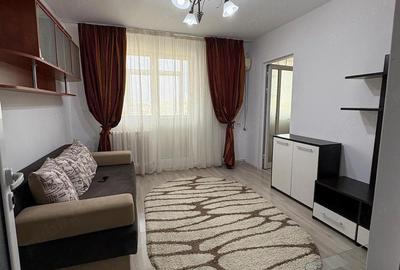 Apartament cu 3 camere semidecomandat în Alexandru cel Bun