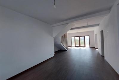 Duplex cu 4 camere cu Canalizare în Vladimirescu - 3