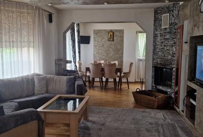 Investitie:Casa cu 2 apt, 8 camere, 308mp utili, 400m de mall Selimbar - 2