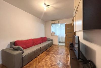 Apartament 3 camere, 48mp utili, etaj 1, boxa la subsol - Piata Doina