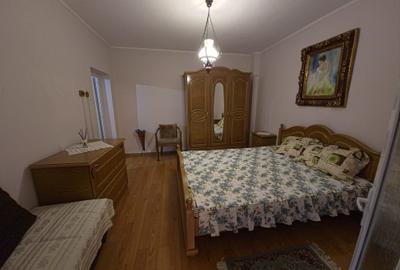 Casă individuală cu 4 camere cu Canalizare în Trocadero - 3