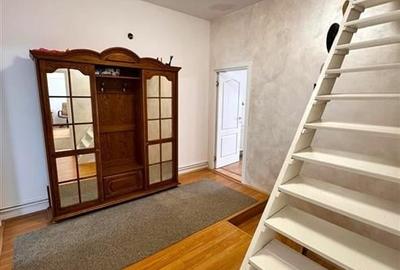 Casa in apreciabil potential,cu terase, curte,gradina echipata,2 pivnite,Str. Ro - 7